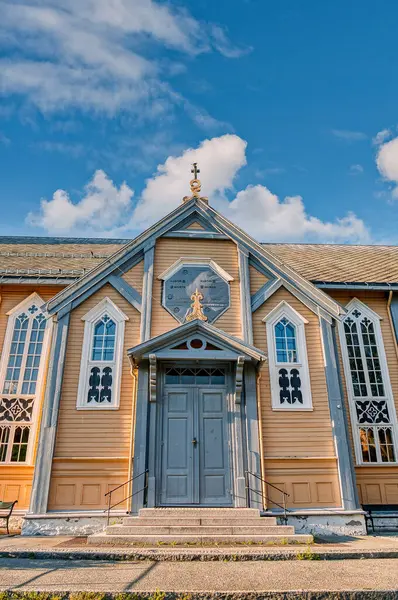 Tromso, Norveç 'in Troms eyâletinde bir şehirdir..