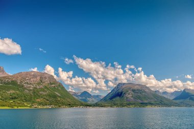 Troms, Norveç 'in bir vilayeti. İlin sınırları Finnmark ve Nordland illeriyle sınırlıdır..