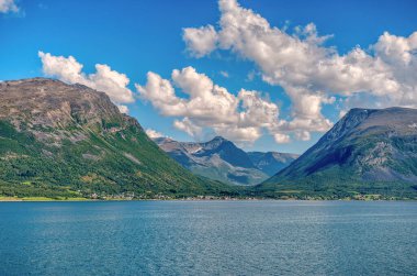 Troms, Norveç 'in bir vilayeti. İlin sınırları Finnmark ve Nordland illeriyle sınırlıdır..
