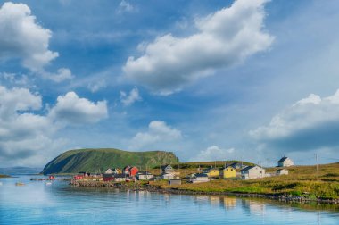 Sarnes, Norveç 'in Honningsvag kıyısında bir şehirdir.
