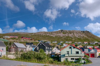 Honningsvag, Norveç 'in kuzeyindeki Finnmark bölgesinde Nordkapp belediyesine bağlı küçük bir kasabadır..