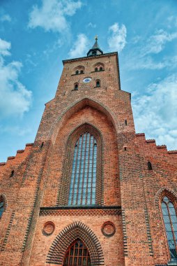 Odense, Kopenhag ve Aarhus 'tan sonra Danimarka' nın en büyük üçüncü şehridir..