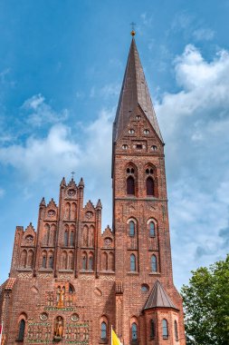 Odense, Kopenhag ve Aarhus 'tan sonra Danimarka' nın en büyük üçüncü şehridir..