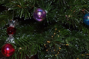 Işıklı Fiber Optik Noel Ağacı Arkaplanı Parlak Süslü.