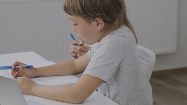 Boy Years Old Helps His Younger Sister Make Her Homework — Video Stock