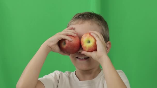 Boy Years Playing Red Apples Closeup High Quality Footage — Stockvideo