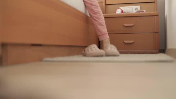 Caucasian Girl Years Pyjama Putting Her Shoes Early Morning High — Stock Video