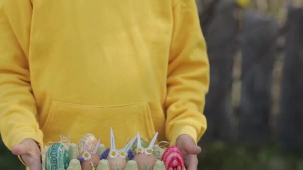 Girl Years Dressed Yellow Pullover Keeps Decorated Easter Eggs Palms — Stok video
