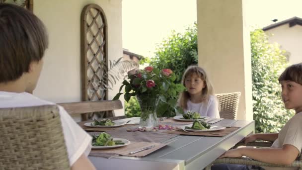 Children Eating Vegan Food High Quality Footage — Stockvideo