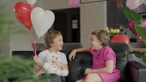 Boy Girl Sitting Sofa Decorated Room Valentines Day High Quality — Stock videók