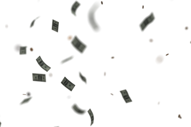 Gökten yağan para şeffaf arkaplanda izole edildi.