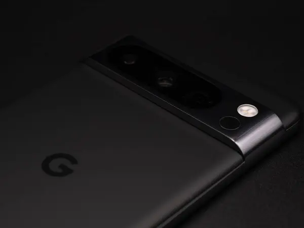 stock image Leeds, UK - November 2023 - Google Pixel 8 Pro Obsidian Black Closeup With Logo