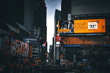 New York Times Meydanı. Çekim yeri: New York, Manhattan