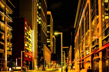 Nihonbashi, Tokyo 'nun gece manzarası. Çekim yeri: Chuo -ku, Tokyo