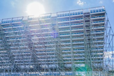 Geçici stand / seyirci koltukları. Çekim Konumu: Koto -ku, Tokyo