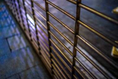 Paslanmaz çelik kepenk kapağı. Çekim Konumu: Chiyoda Koğuşu, Tokyo