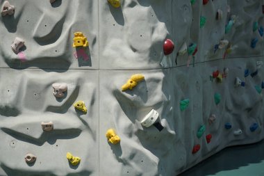 Climbing wall (bouldering). Shooting Location: Shibuya -ku, Tokyo