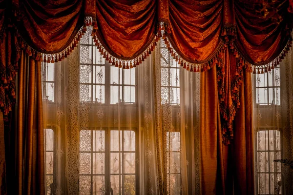 ウエスタン スタイルの窓とカーテン 撮影場所 トロント — ストック写真