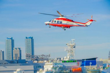 İtfaiye teknesi ve felaket önleme helikopteri. Çekim yeri: Yokohama-şehir kanagawa ili