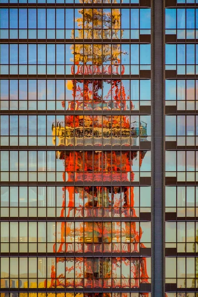 东京塔反映在玻璃上 射击地点 东京Minato — 图库照片