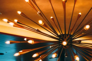 Avize ışığı (ışıklandırma). Çekim yeri: Nishi -ku, Yokohama