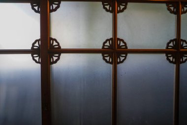 Geleneksel pencere tasarımı. Çekim yeri: Chuo -ku, Tokyo