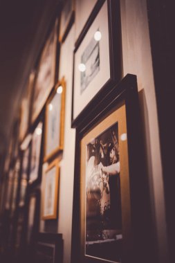 Duvardaki fotoğraf. Çekim yeri: Kobe şehri, Hyogo Bölgesi