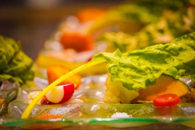 Renkli sebze salatası. Çekim yeri: Shinjuku-ku, Tokyo