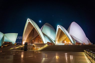 Sydney Opera Binası ve Gece Yıldızı. Çekim yeri: Avustralya, Sydney