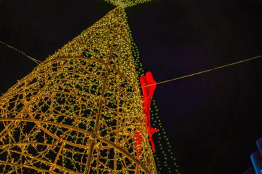 Dev aydınlatma yapısı. Çekim Konumu: Fukuoka Bölgesi