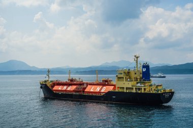 Tanker ve mavi gökyüzü. Çekim Konumu: Hokkaido Hakodate Şehri
