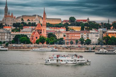 Budapeşte 'nin bulutlu manzarası. Çekim yeri: Macaristan, Budapeşte