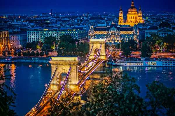 Budapeşte köprüsü. Çekim yeri: Macaristan, Budapeşte