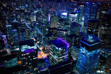 Toronto gece görüşü ve araba akışı. Çekim Konumu: Toronto