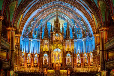 Gotik katedral sunağı. Çekim Konumu: Montreal, Kanada
