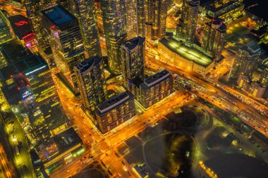 Gece şehir ışıklarının kesiştiği yer. Çekim Konumu: Toronto