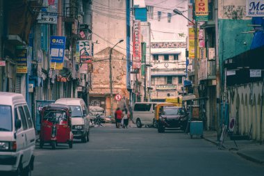 Kolombiyalılar sessiz arka yolda. Çekim Konumu: Sri Lanka, Colombo