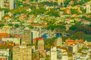 Limanı olan şehir manzarası. Çekim yeri: Avustralya, Sydney