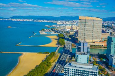 Şehir ve doğa arasındaki uyum. Çekim Konumu: Fukuoka Bölgesi