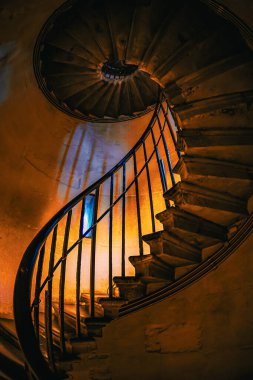 Sıcak spiral merdiven. Çekim Konumu: İngiltere, Londra