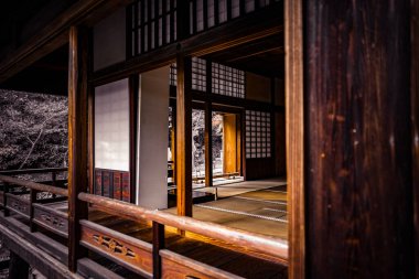 Japon tarzı ahşap mimari. Çekim yeri: Naka Ward, Yokohama Şehri