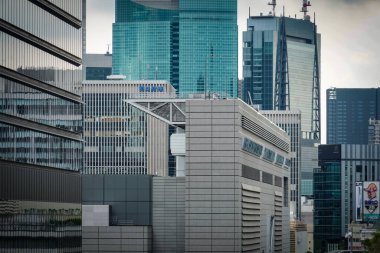 Ofis bölgesinde sakin bir öğleden sonra. Çekim Konumu: Chiyoda Koğuşu, Tokyo