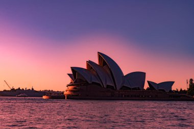 Opera binasında gün batımı. Çekim yeri: Sydney, Avustralya