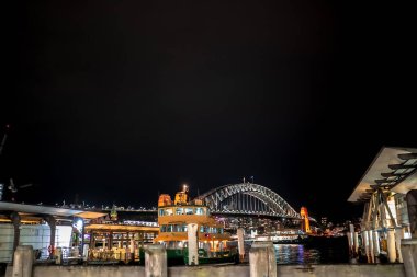 Gece feribotu limanı. Çekim yeri: Sydney, Avustralya
