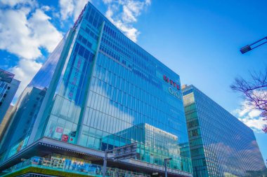 Hakata istasyonunun önündeki alışveriş merkezinde. Atış Konumu: Fukuoka Bölgesi