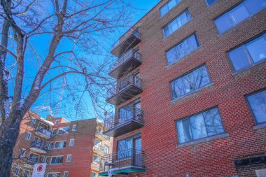 Tuğla daire (Montreal). Çekim yeri: Montreal, Kanada