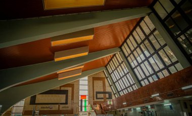 İbn Battuta istasyonunun içinde. Çekim yeri: Abu dhabi