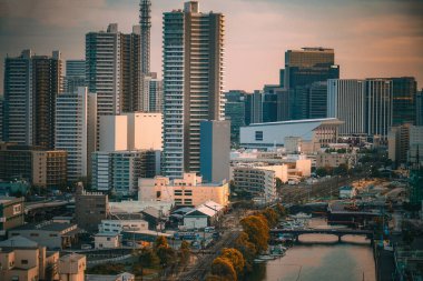 Şehir manzarası ve günbatımı (Kanagawa Ward). Çekim yeri: Kanagawa Koğuşu, Yokohama Şehri