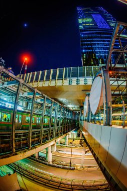 Shibuya Ward, Tokyo 'nun gece manzarası. Çekim yeri: Shibuya Ward, Tokyo
