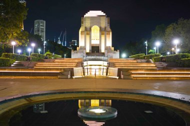 Gece Savaş Anıtı. Çekim yeri: Sydney, Avustralya